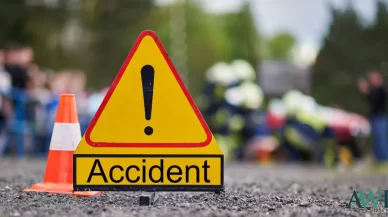 What Should I Do at the Scene of a Truck Accident?